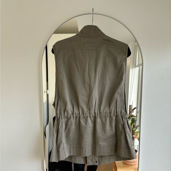 Club Monaco Olive Army Vest - Picture 2 of 2